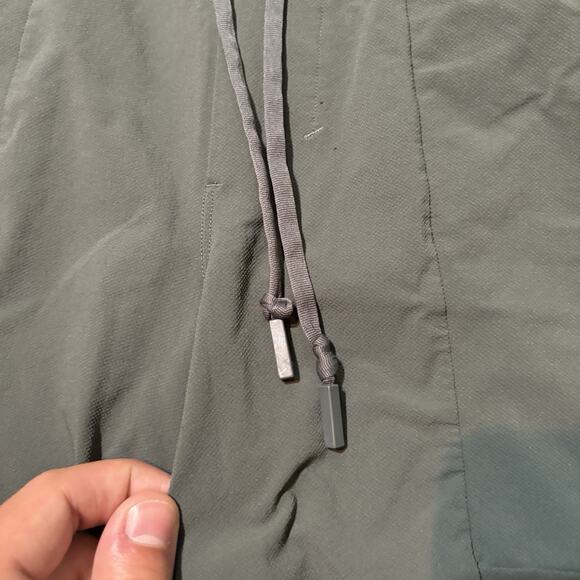 Lululemon Shorts Mens Small Green License To Train 7” Mesh Performance Running - Picture 3 of 13